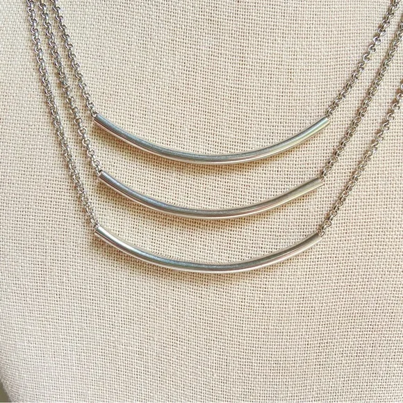 New York and Company silvertone tri strand tiered curved bar pendant necklace NY - Picture 6 of 8